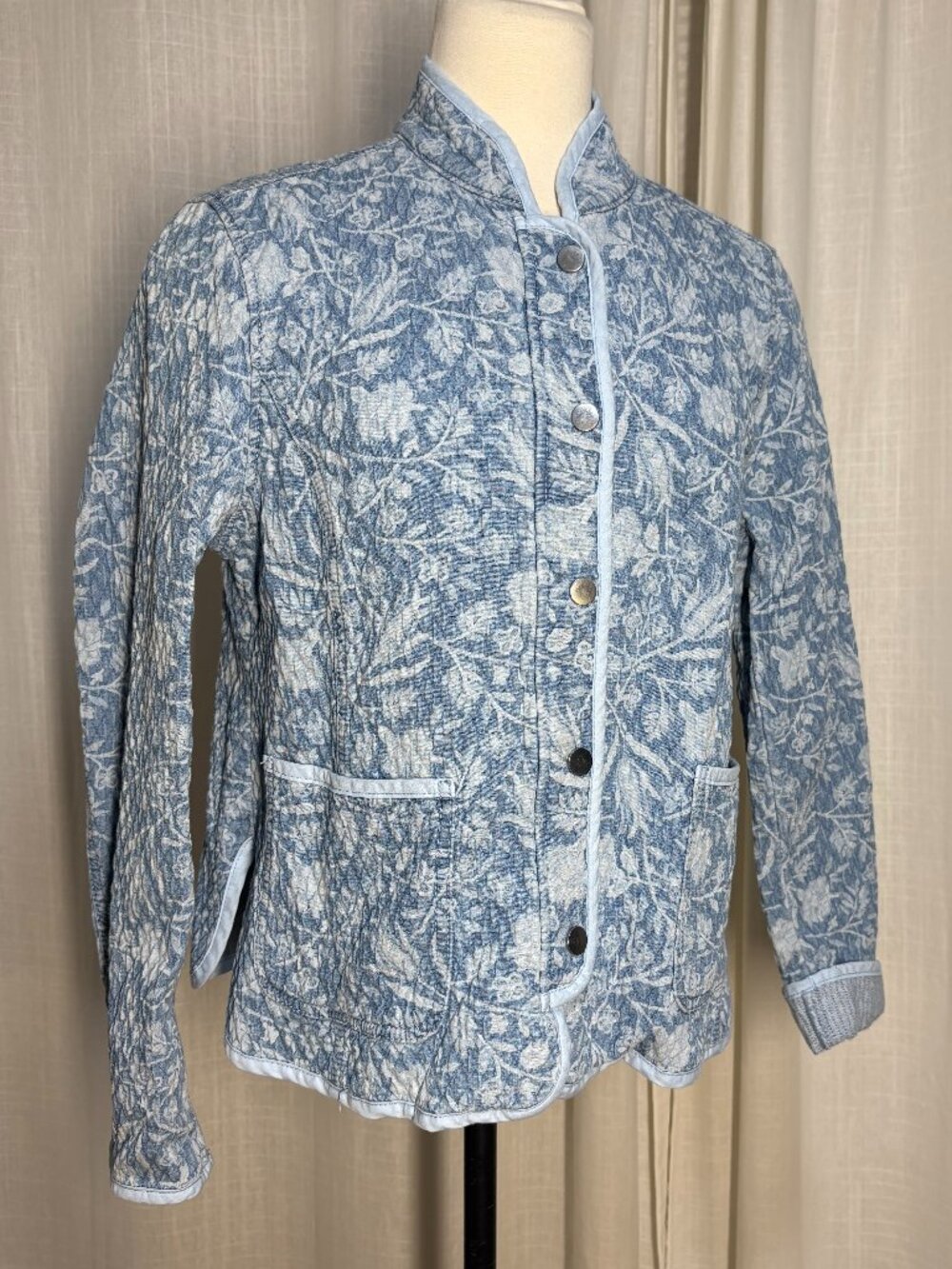 Quilted Chambray Cropped Blazer With Sassy Snap Buttons